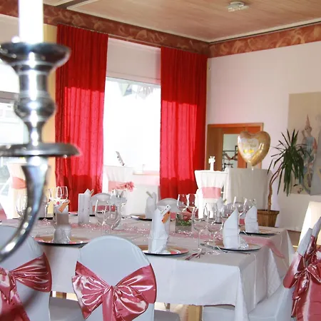 Adam & Eva Paradies Mit 3*